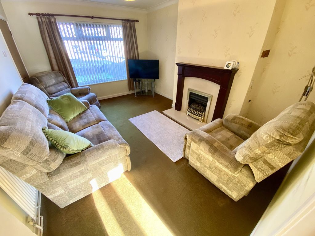 Property photo 2 of 12 Lounge