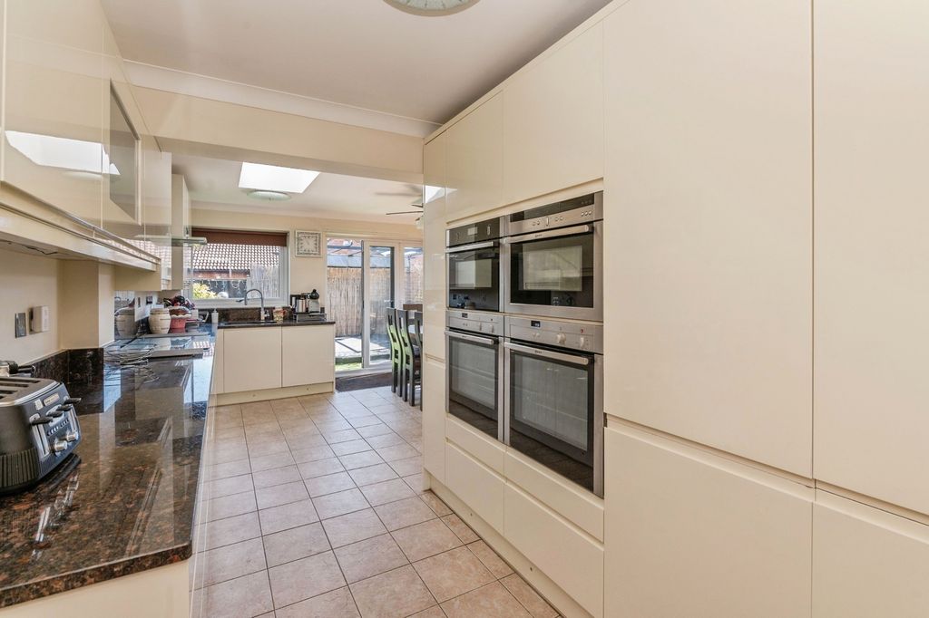Property photo 3 of 20 Pbox-Img.Jpg