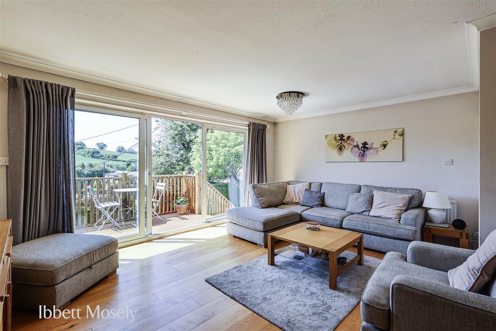 Property photo 3 of 13 6.Jpg