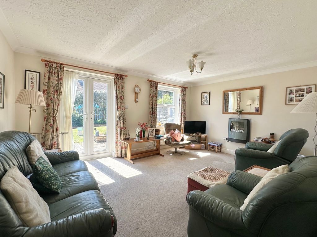 Property photo 2 of 16