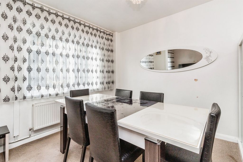 Property photo 3 of 15 Dining Area: