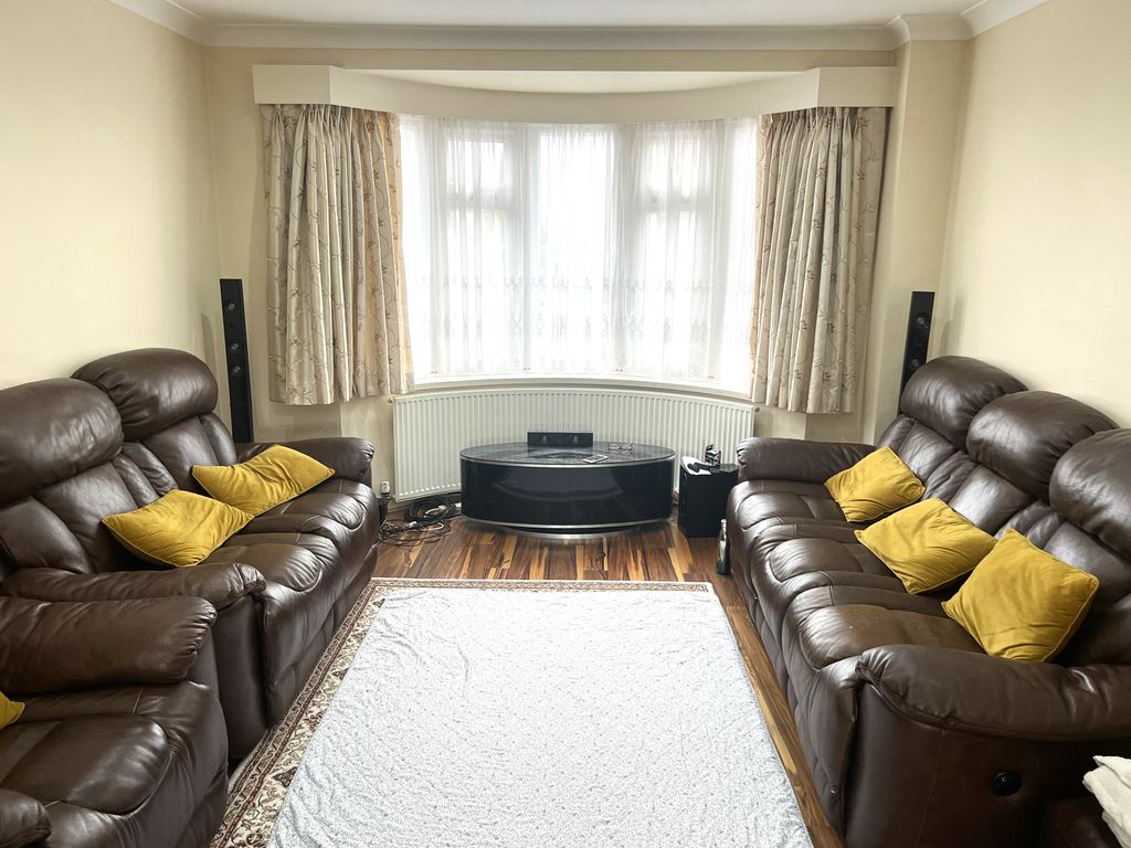 Property photo 2 of 15 1