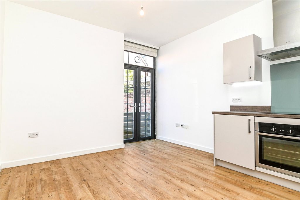 Property photo 3 of 15 Picture No. 04