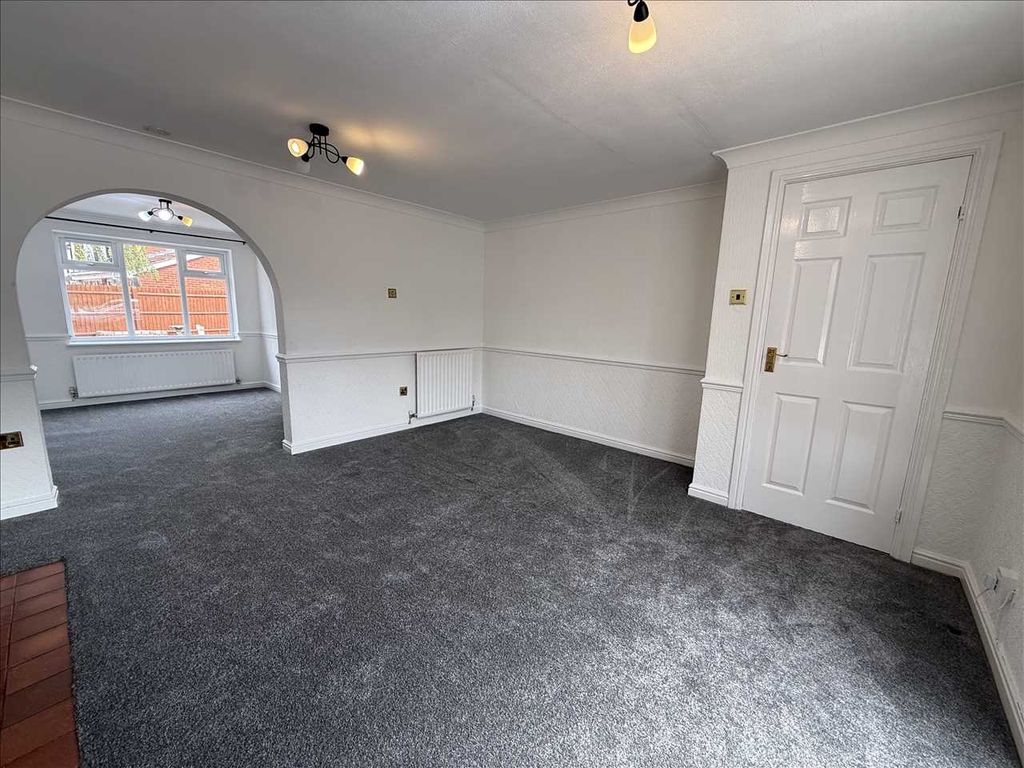 Property photo 3 of 27