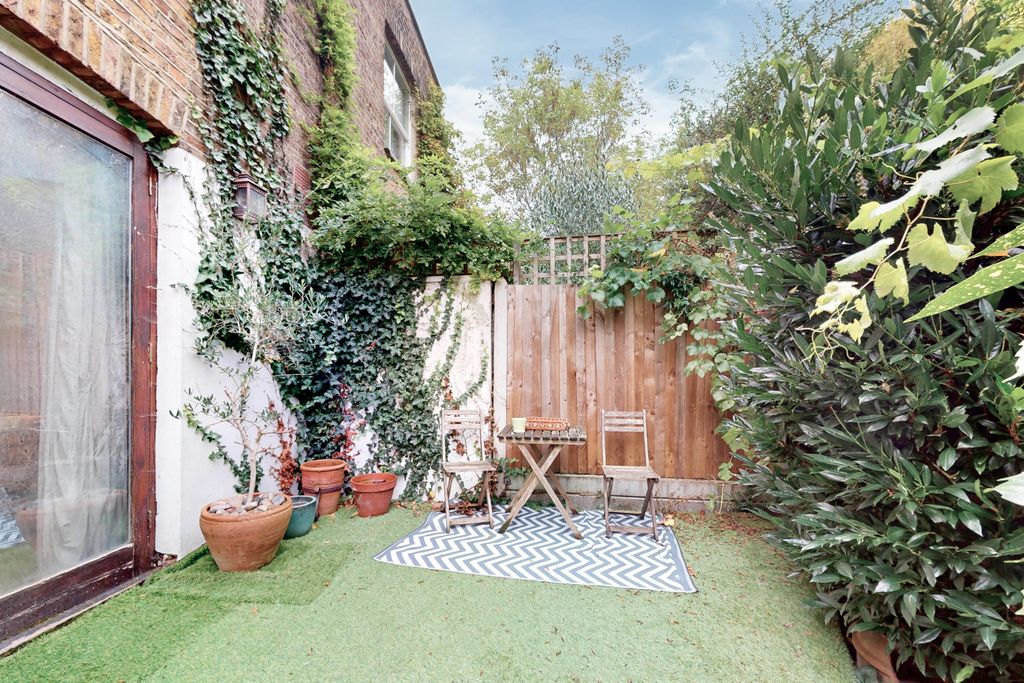 Property photo 3 of 12 P11