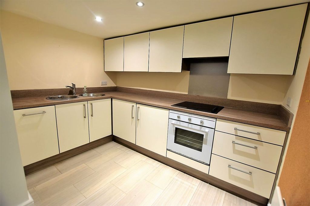 Property photo 3 of 13 Kitchen