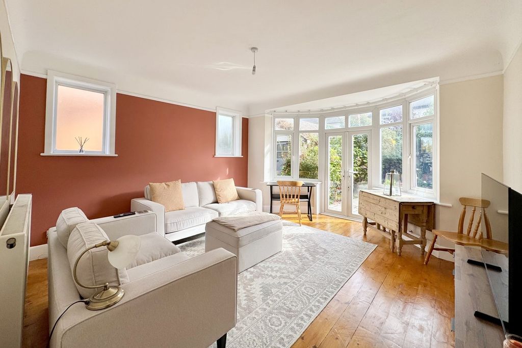 Property photo 3 of 23