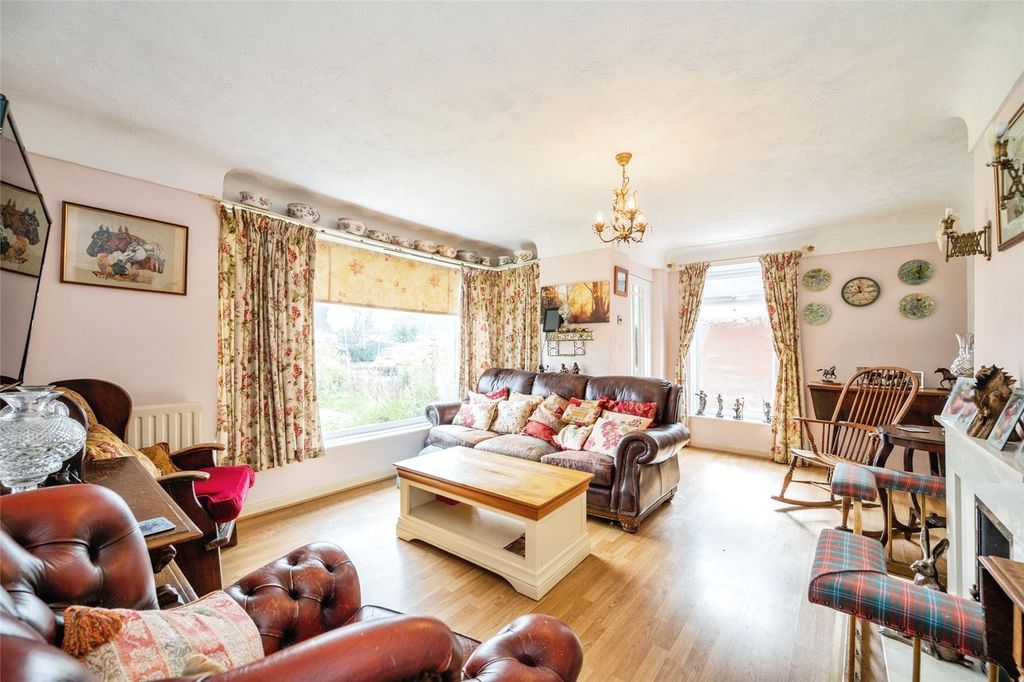 Property photo 3 of 37 Picture No. 25