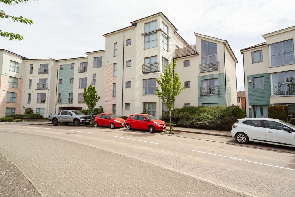 Property photo 3 of 13 1
