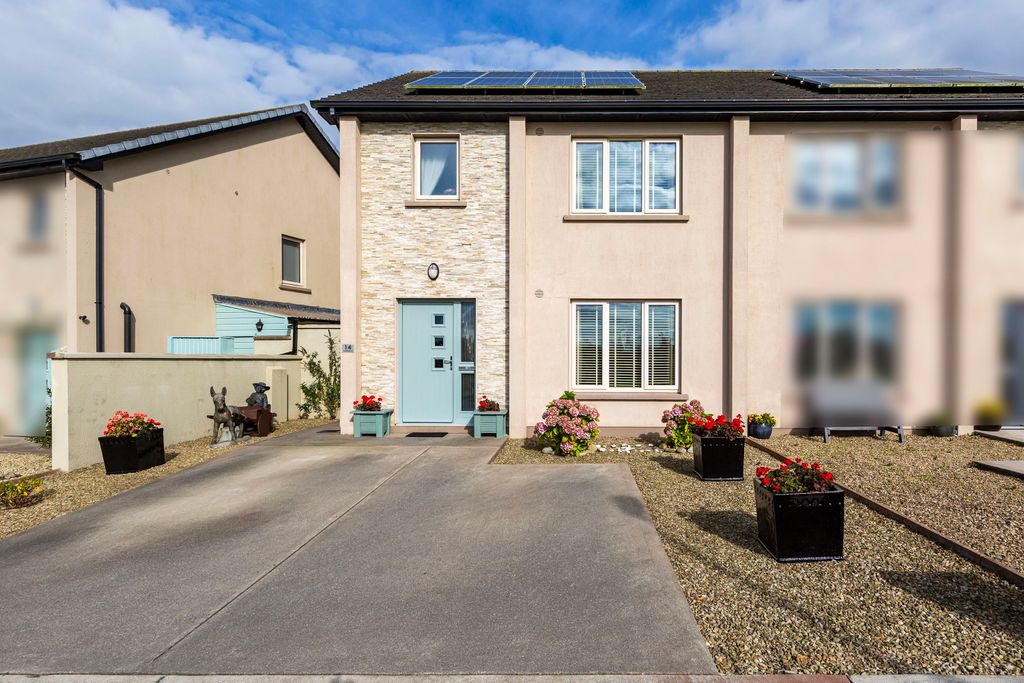 Property photo 1 of 34
