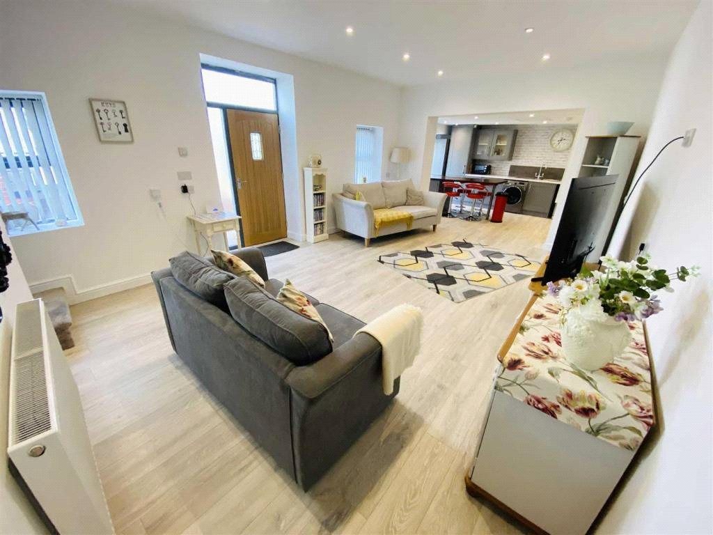 Property photo 2 of 10 Living Room