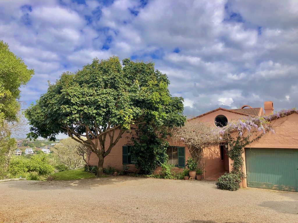 Property photo 1 of 15