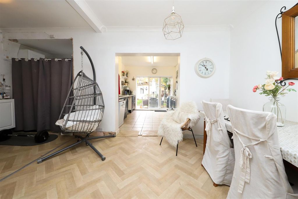 Property photo 3 of 10 Dining Room