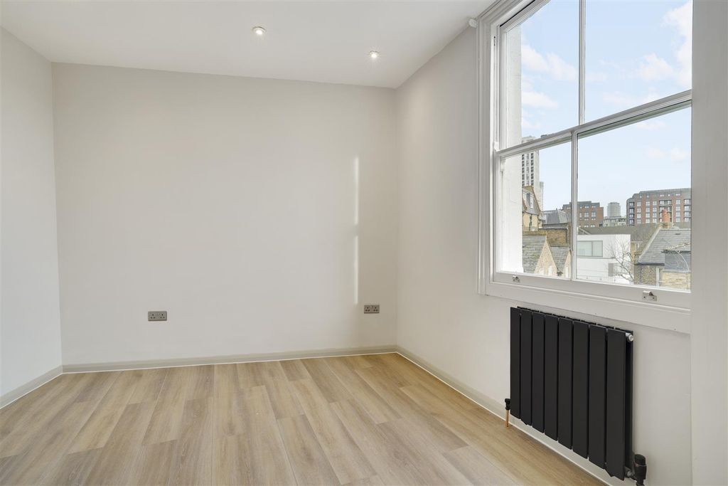 Property photo 3 of 8 Newkingsrd5,Flat2-71.Jpg