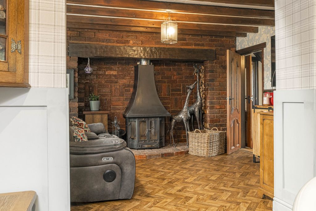 Property photo 3 of 31