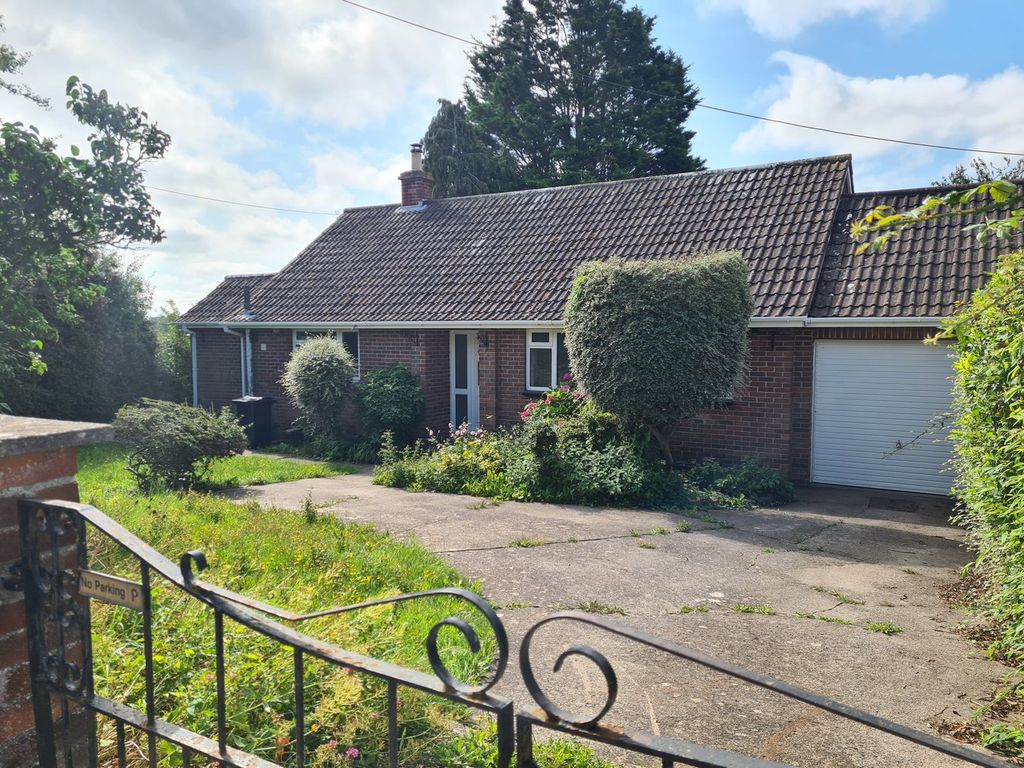 Property photo 1 of 8