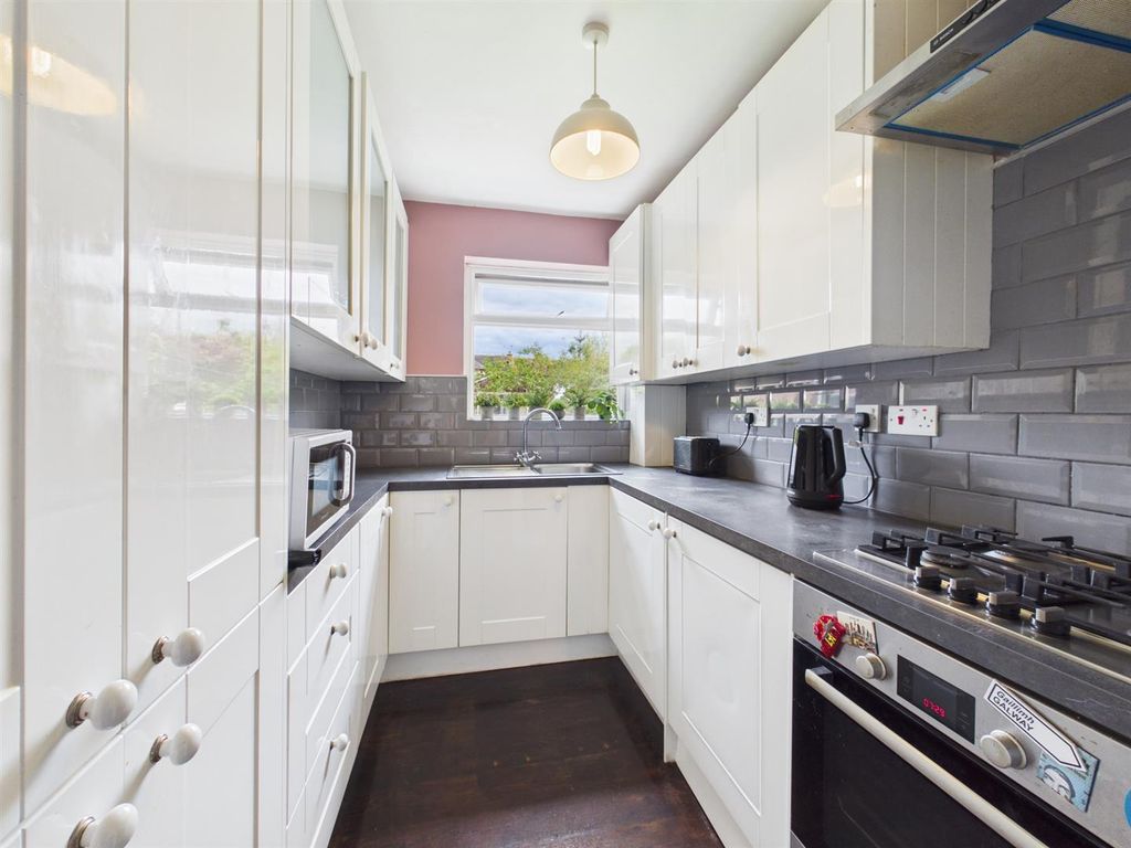 Property photo 3 of 9 Cam05080G0-Pr0344-Still013.Jpg