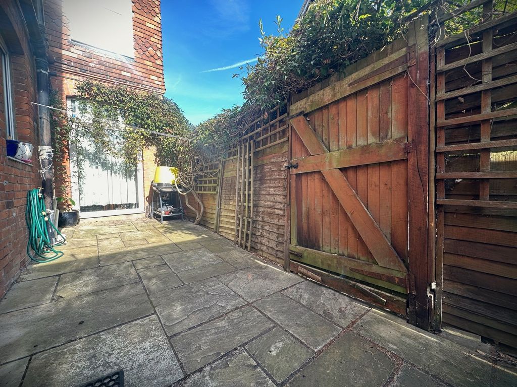 Property photo 2 of 9 Garden