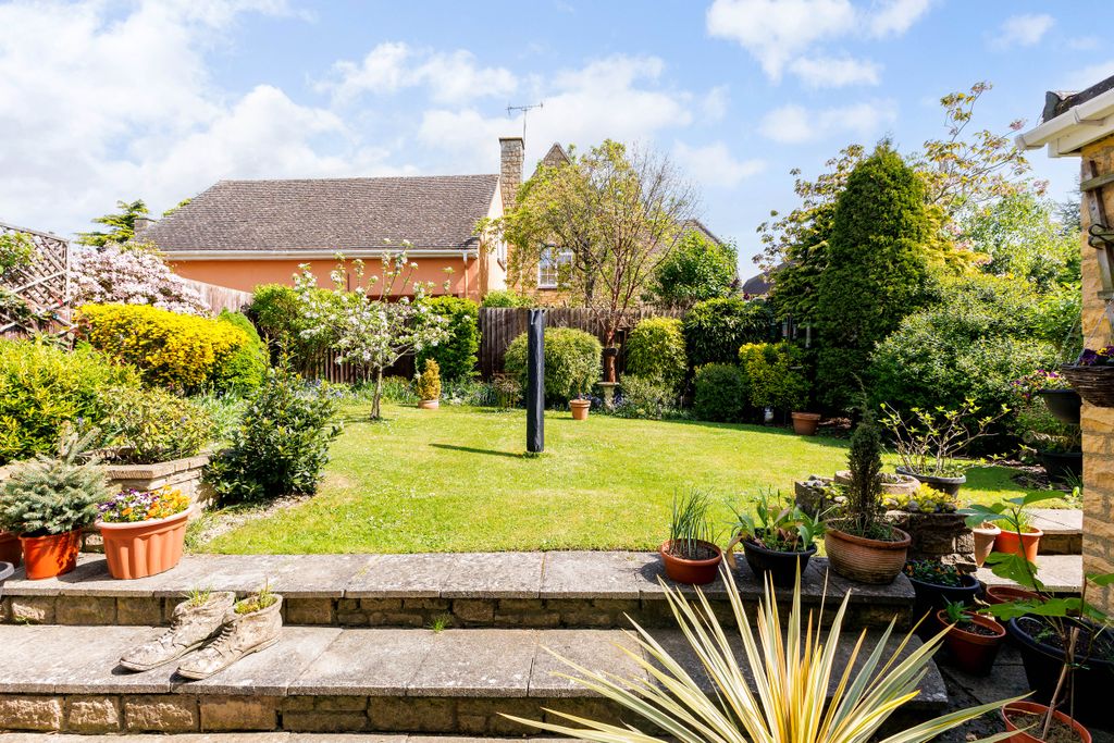 Property photo 2 of 18