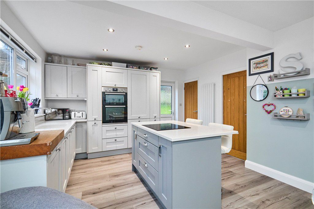 Property photo 3 of 15 Dining Kitchen