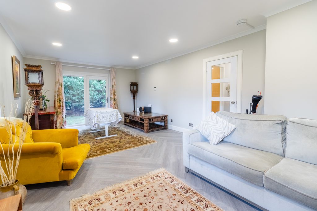 Property photo 3 of 28 Lounge/Dining Room