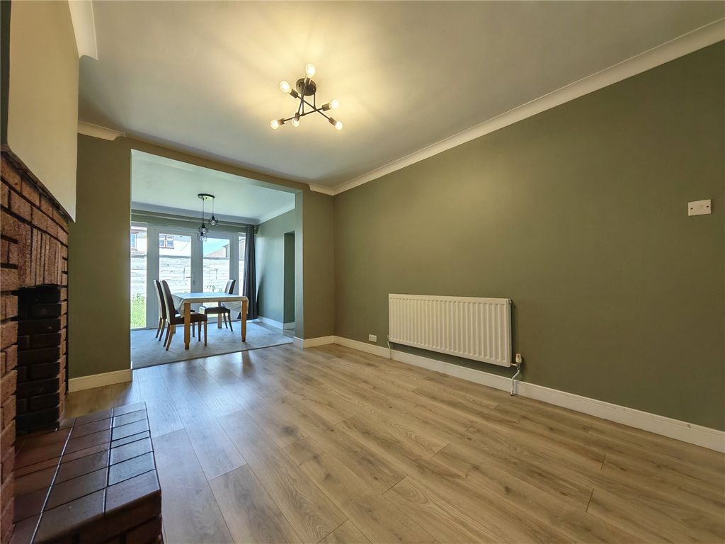 Property photo 3 of 15 Picture No. 10
