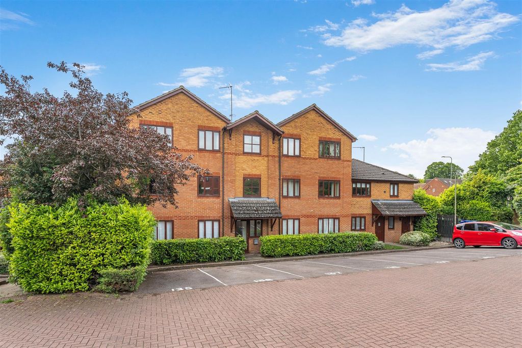 Property photo 1 of 6 26 Parklands, Banbury-5.Jpg