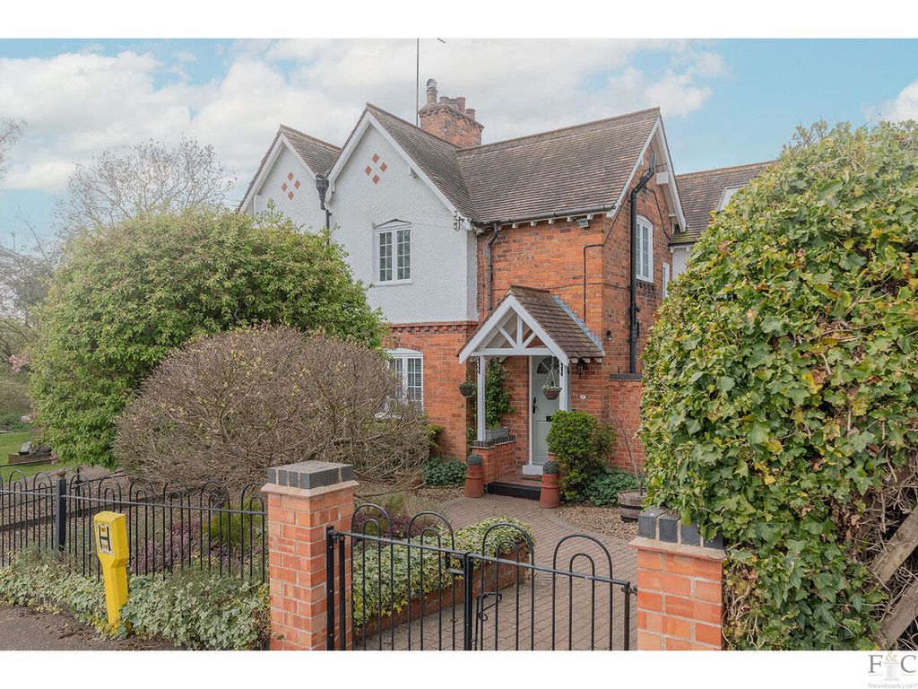 Property photo 1 of 35