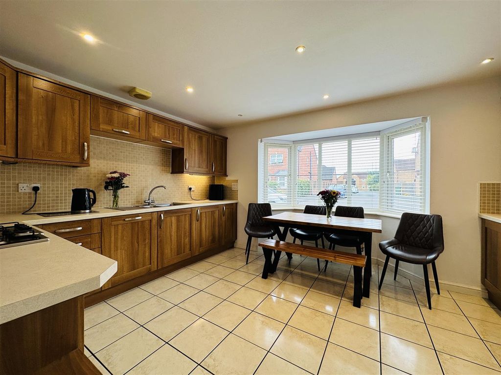 Property photo 2 of 18 Kitchen