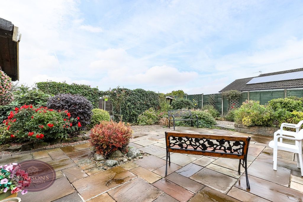 Property photo 2 of 27