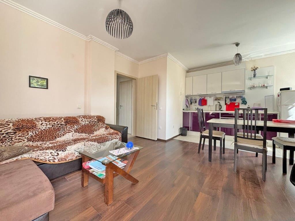 Property photo 3 of 12