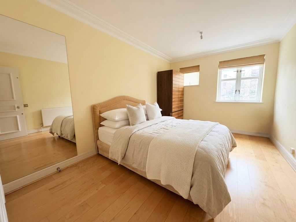 Property photo 2 of 25