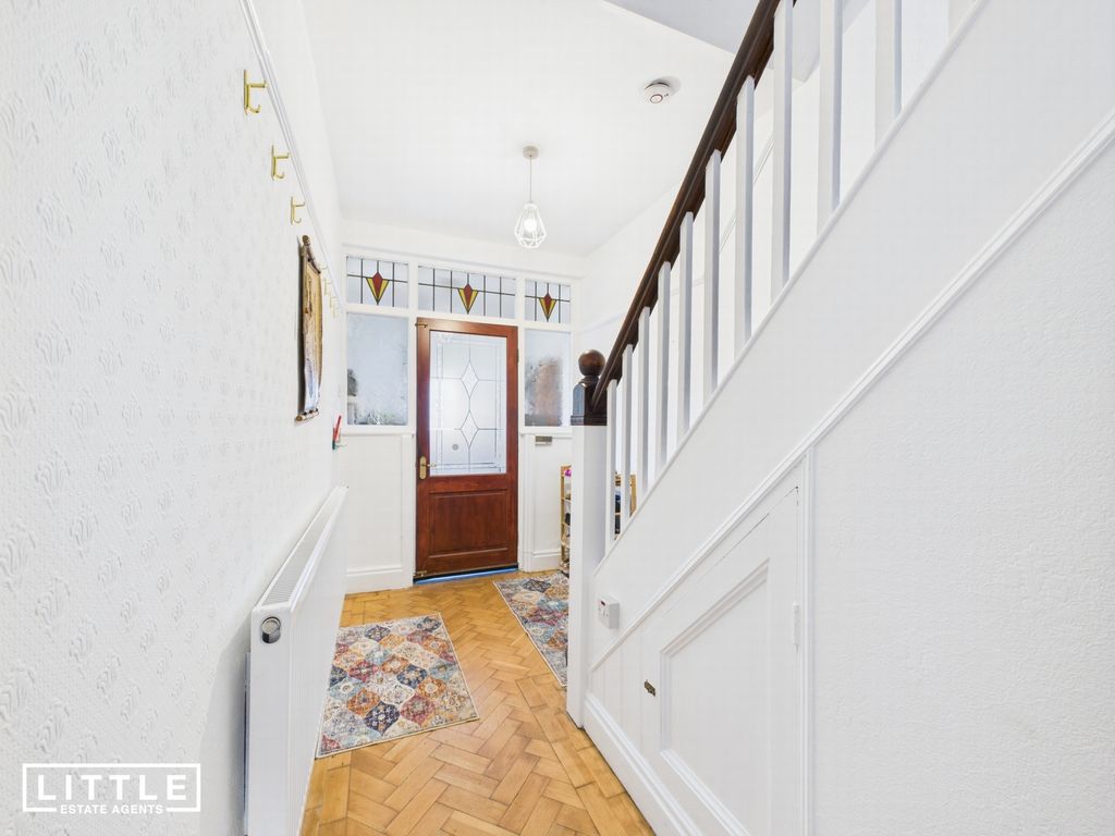 Property photo 3 of 32 Photo 12