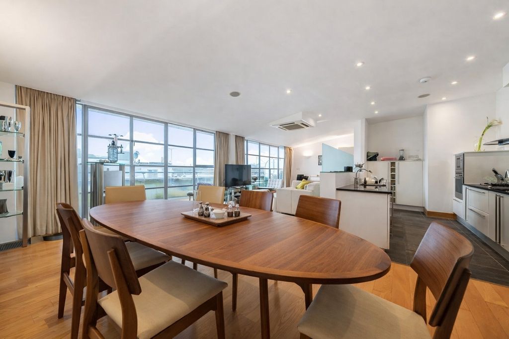 Property photo 2 of 9 Picture No. 20