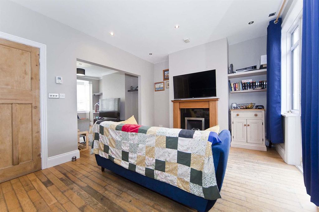 Property photo 2 of 19