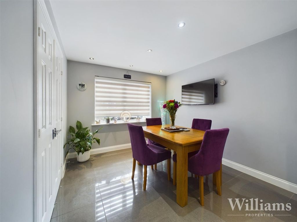 Property photo 3 of 21 Cam01579G0-Pr0121-Still006.Jpg