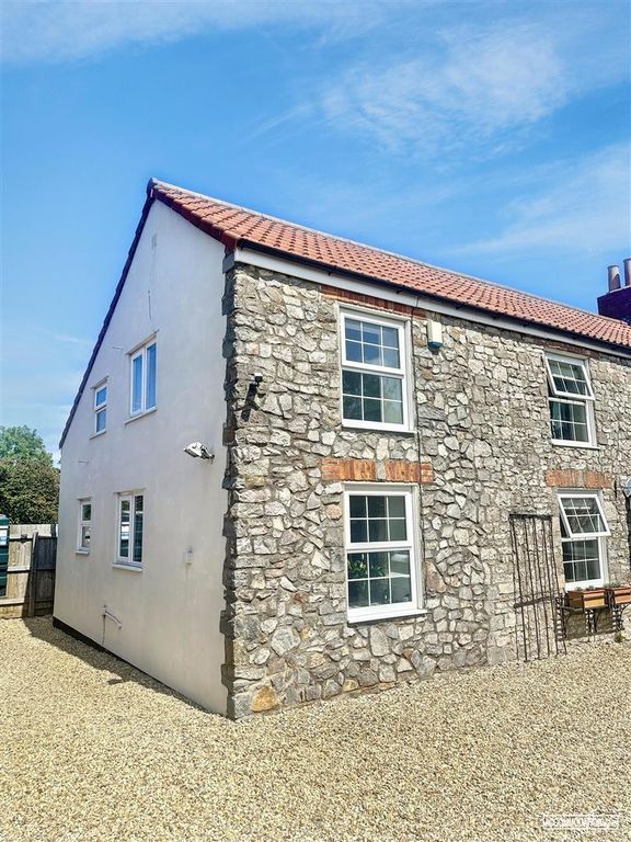 Property photo 1 of 7 Charming Stone Cottage With A Sunny Exterior....