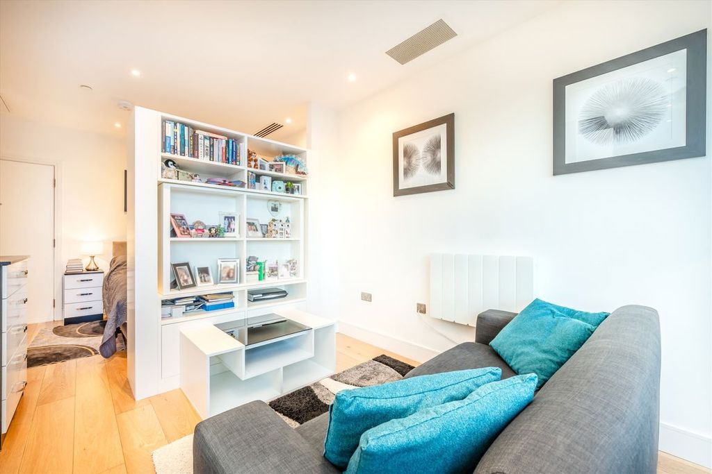 Property photo 2 of 6