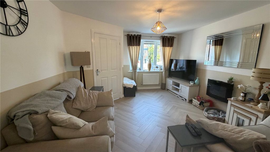 Property photo 3 of 15 Living Room