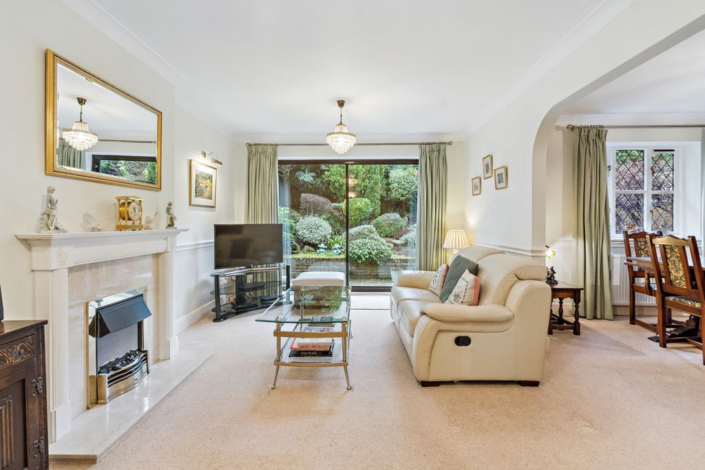 Property photo 3 of 24 Living Room