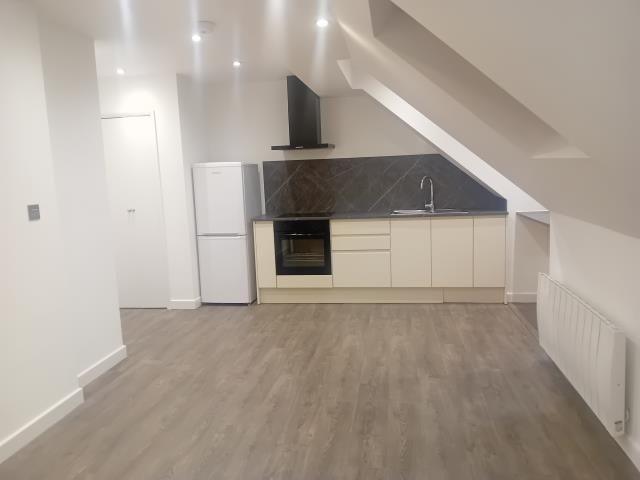 Property photo 3 of 7 Living/Kitchen