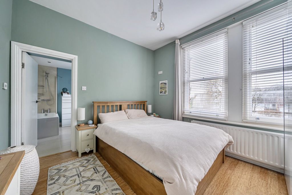 Property photo 3 of 11 Picture No. 37