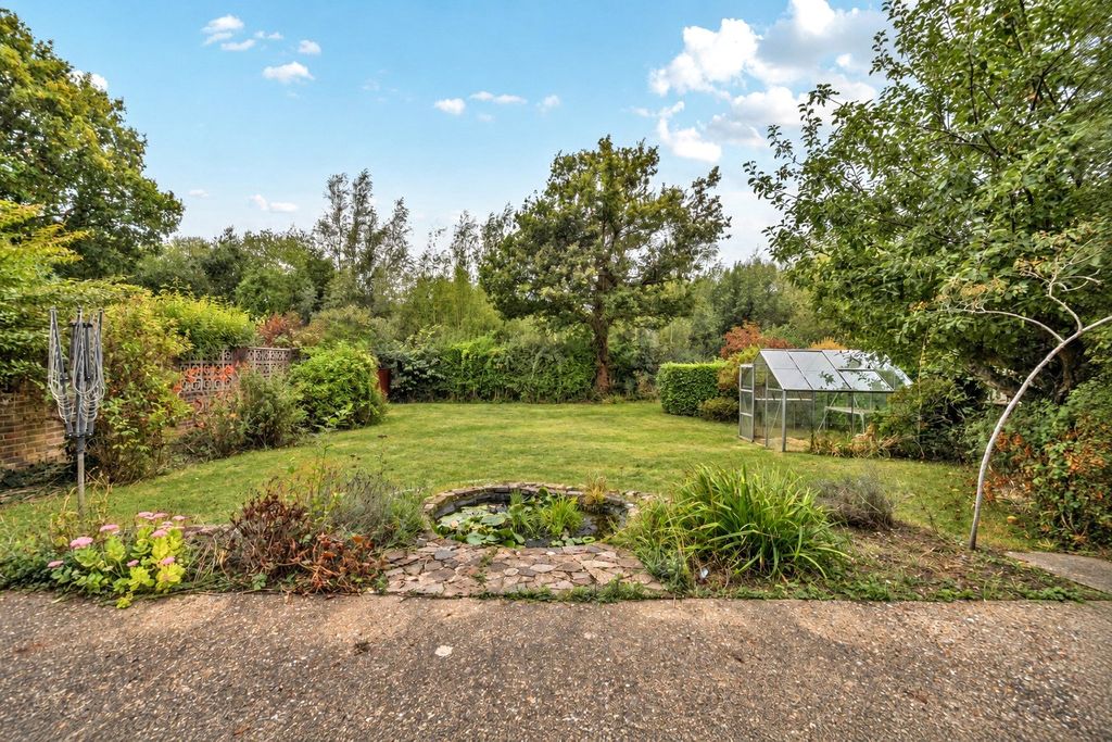 Property photo 3 of 20 Garden