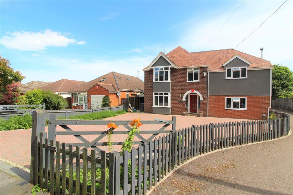 Property photo 1 of 28
