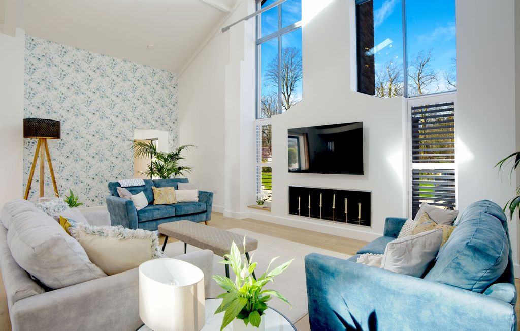 Property photo 3 of 25