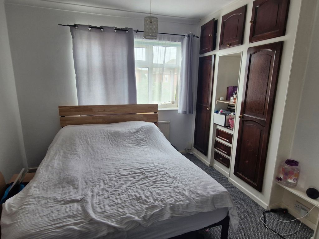 Property photo 1 of 8 Bedroom 2