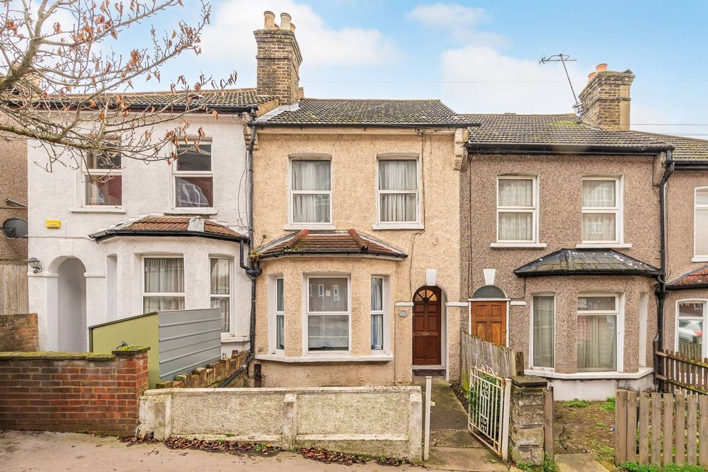 Property photo 1 of 3