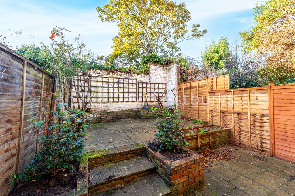 Property photo 2 of 18
