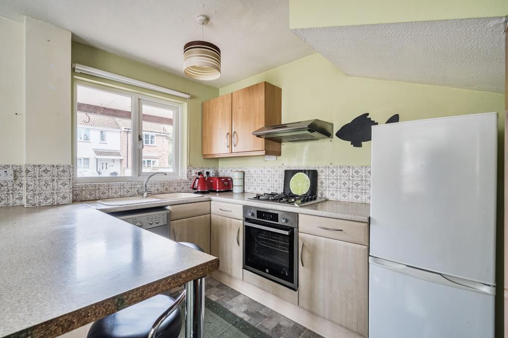 Property photo 3 of 17 Kitchen