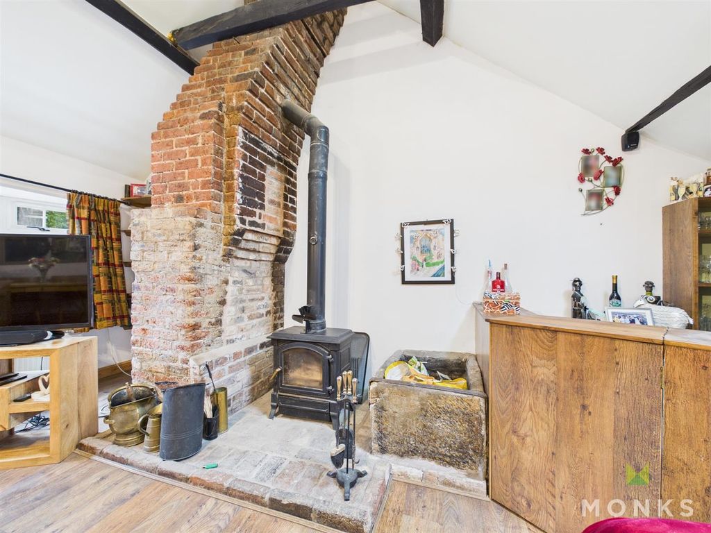 Property photo 3 of 35 Cam01420G0-Pr0789-Still019.Jpg